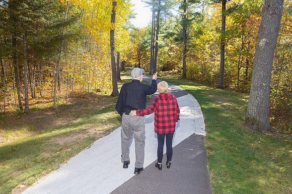 100824 Fall trail walk-7