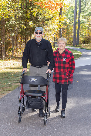 100824 Fall trail walk-2