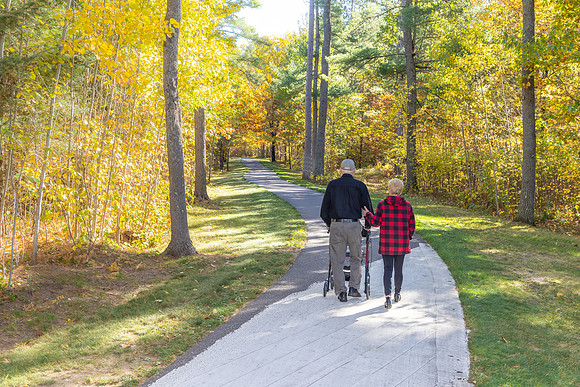 100824 Fall trail walk-5