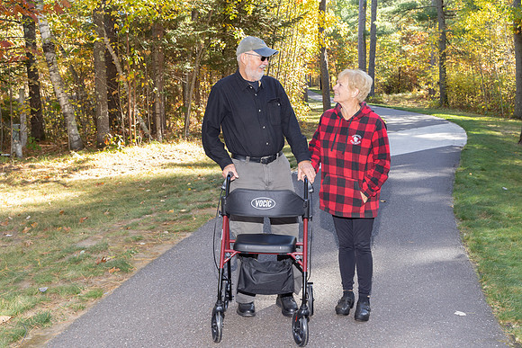 100824 Fall trail walk-3